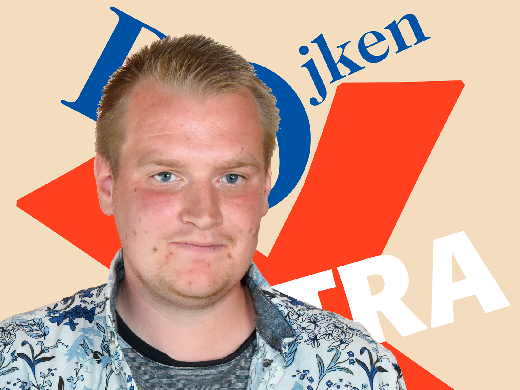 Vuxen med en text i bakgrunden där det står 